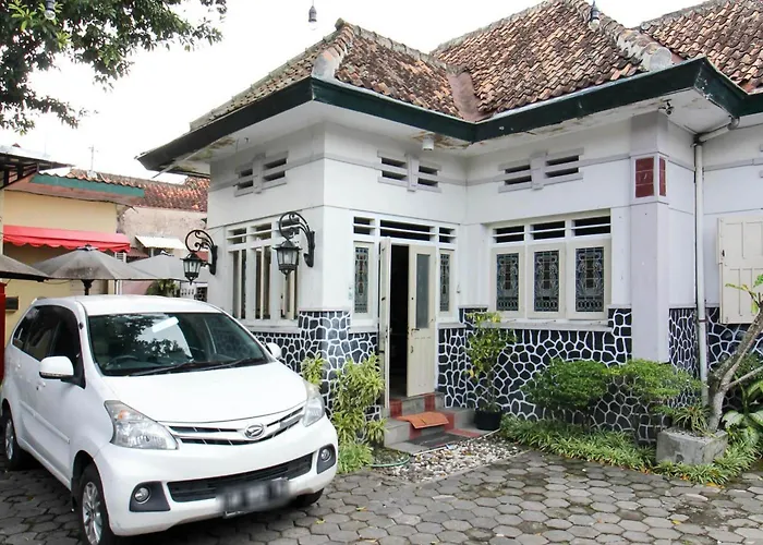 Reddoorz Syariah near Wijilan Yogyakarta Hotel